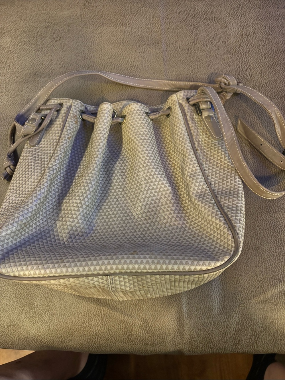Liz Claiborne Light Gray Drawstring Shoulder Bag - Picture 3 of 5